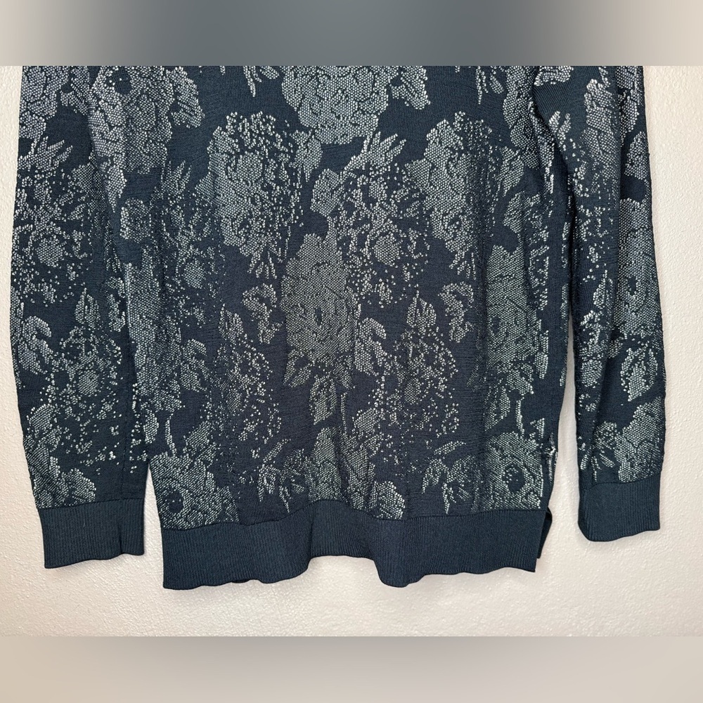 Ann Taylor Black and Cream Floral Patterned Crew Neck Sweater Size Medium Boho - Picture 12 of 16